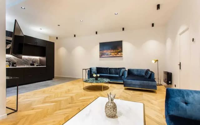 Luxury on the Champs-elysees: Prestigious, 10P 5BR - photo 2