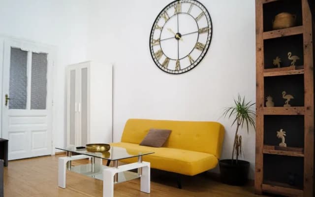 Vibrant Apartment Near Downtown - photo 2