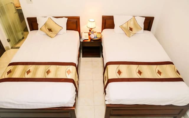 Little Gold Hotel - photo 5