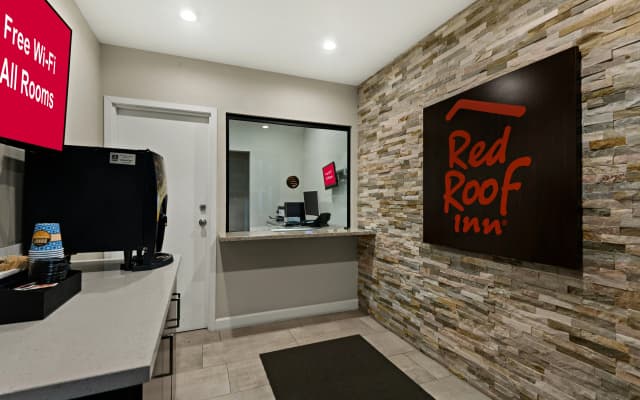 Red Roof Inn Los Angeles - Wilmington, CA - photo 4
