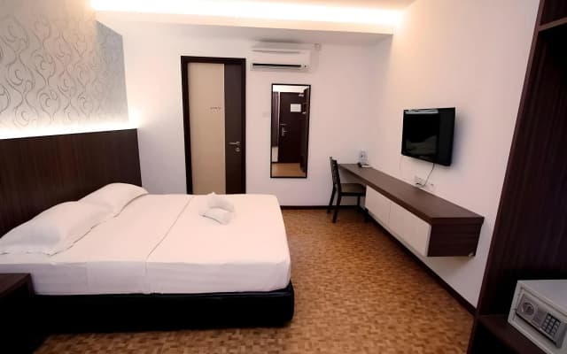Pavilion Inn - photo 4