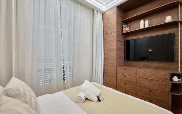 Luxurious Matignon/saint Honore Apartment - photo 2
