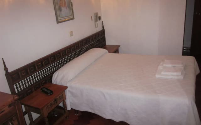 Hostal Esmeralda - photo 5