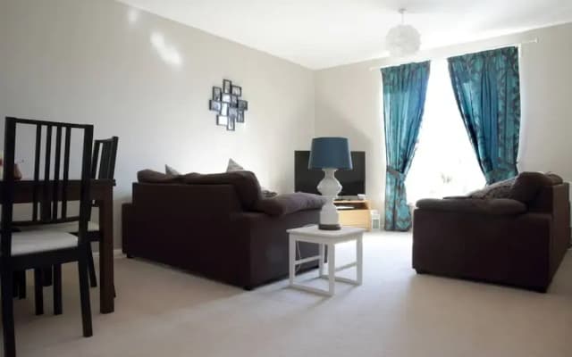 2 Bedroom Flat In Bonnington - photo 4