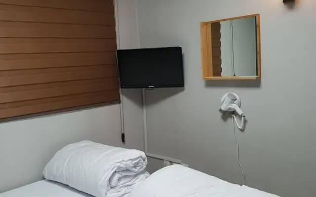 YOUNG STAY - Hostel - photo 4