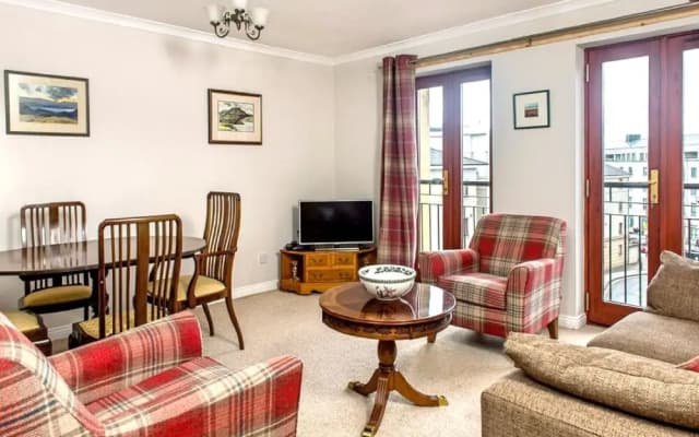 Charming Old Town Apartment - photo 3