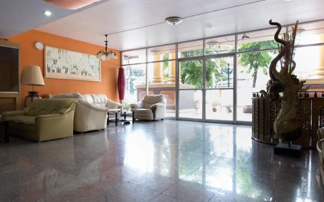 King Royal II Hotel - photo 2