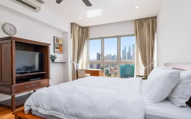 Regalia Residence KL Infinity Pool - photo 4