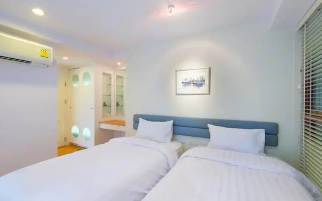 Baan LonSai Beachfront Condominium - photo 5