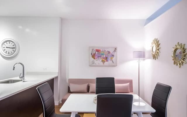 NY Away - Central Park UWS 2-Bedroom - 14D - photo 3