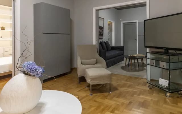 Prince Oliver Grand Apartment - photo 3