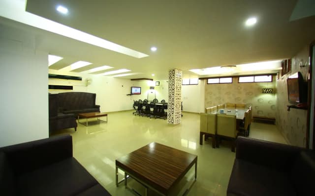 Hotel Sundeep Inn - photo 2