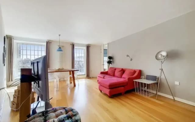 Apt - Sleeps 4 - Pets Ok - Roof Garden - photo 3