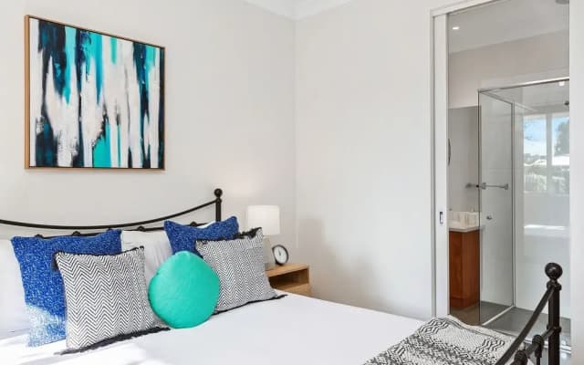 Boutique Stays - The Richardson - photo 4