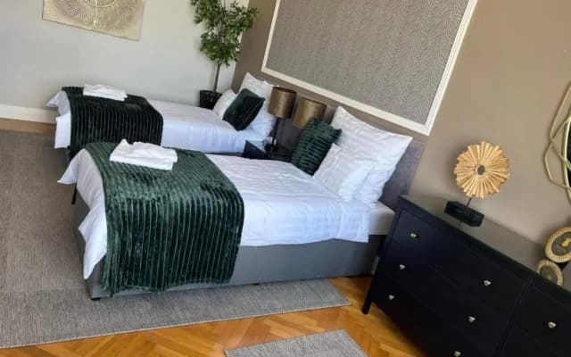 OrangeHomes Panthera Luxury Apartment - photo 5