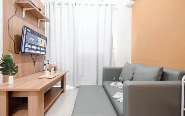 Neutral Tone 2Br At Green Pramuka City Apartment - photo 4