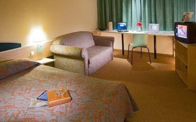 Ibis Budapest Vaci Ut - photo 2