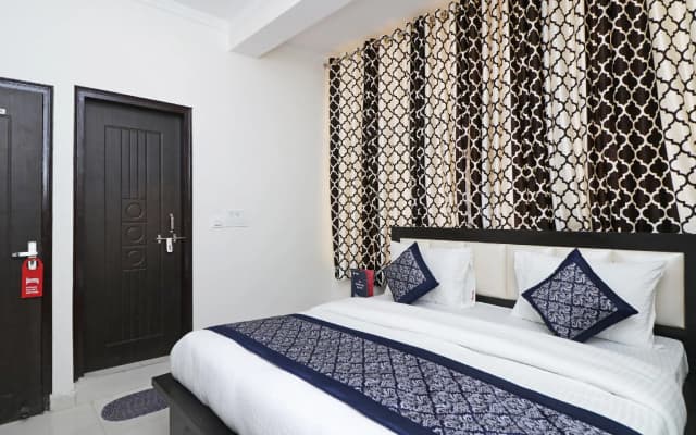 OYO 12738 Hotel Diamond - photo 2