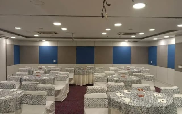 Blue Stone Hotel - photo 2