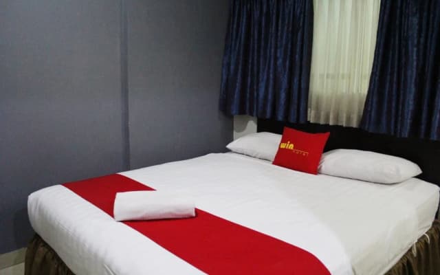 Win Hotel Blok M - photo 4