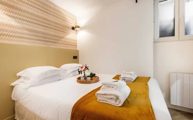 Charming Apartment - 1BD /6P - Near Eiffel Tower - photo 3
