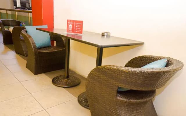 ZEN Rooms Basic Star City Complex - photo 3