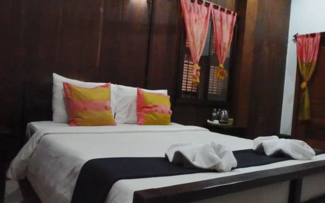 Hotel the Angkor cresent - photo 2