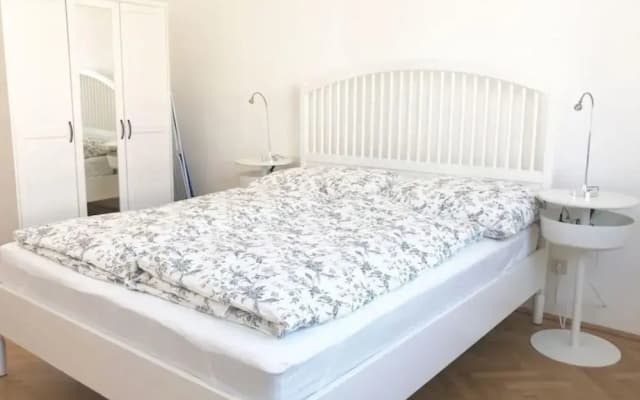 Lovely Apartment directly at Naschmarkt - photo 2
