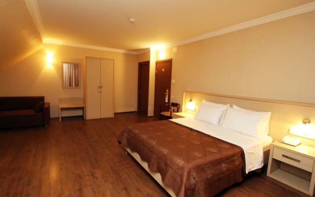 Batesta Hotel - photo 4