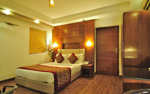 Hotel Krishna Residency at Dwarka - photo 3
