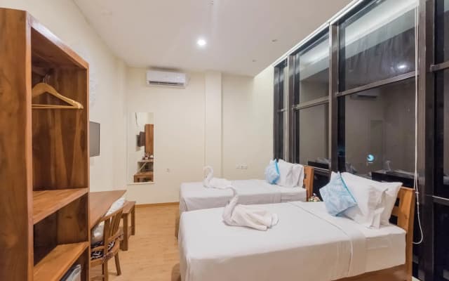 Caroline Guest House - photo 2