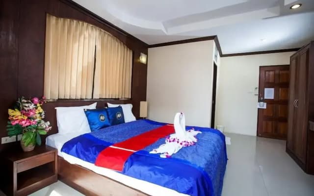 Triple Rund Place Hotel - photo 3