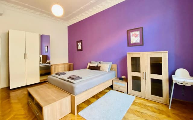 Deco House - Huge central two bedroom - photo 2