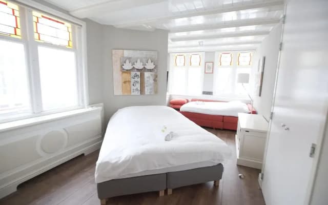 Lovely Studio With Canal Views - photo 4