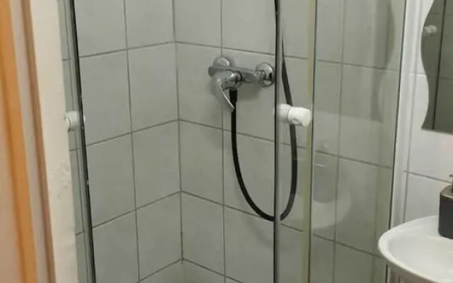Affordable 1BR Apt Near Schönbrunn - photo 5