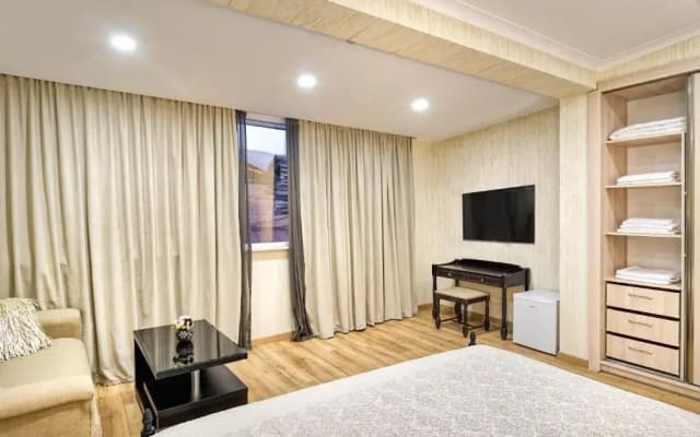 Q&B Hotel - photo 2