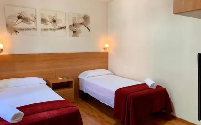 Hostal Madrazo - photo 3