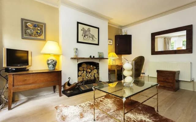 Albert Bridge Apartment - photo 2