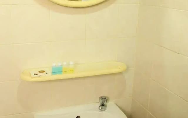 Phet Street Apartment - photo 5
