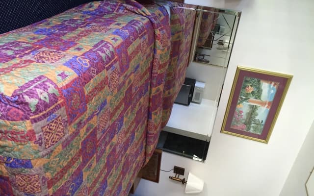 Eagle Rock Motel - photo 2