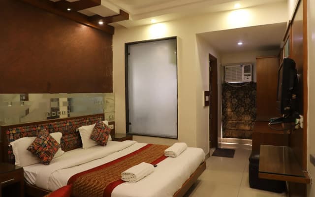 Hotel Lav-Kush Deluxe - photo 3