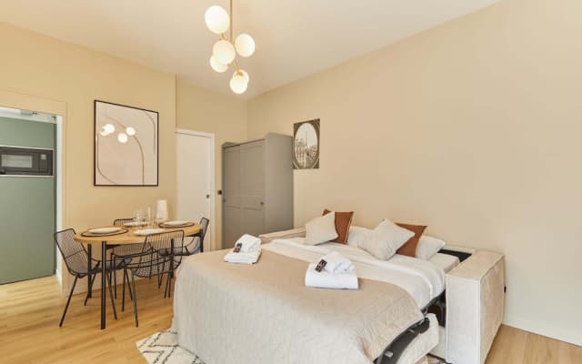 Bright Modern Studio Near the Seine Paris 16 - photo 3