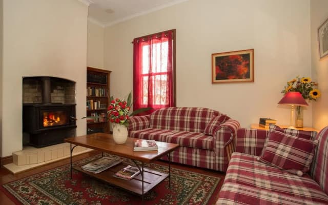 Belgravia Mountain Guest House - photo 4
