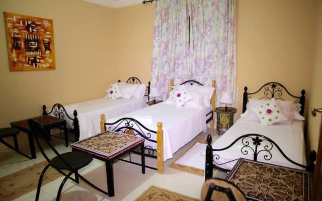 Hostel Villa Red City - photo 5