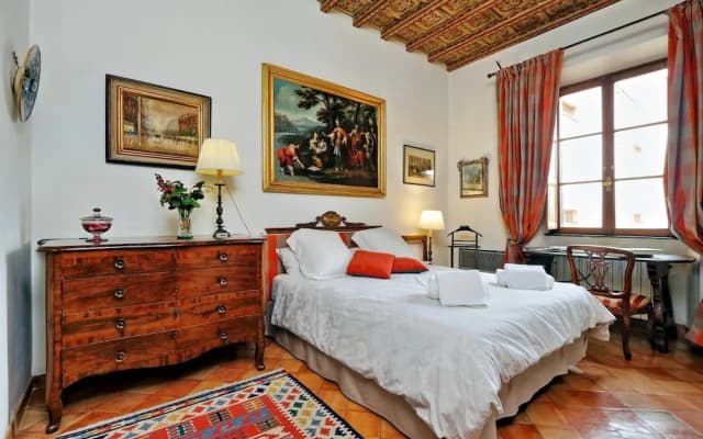 Treasurerome Colosseum Terrace 2BR - photo 3
