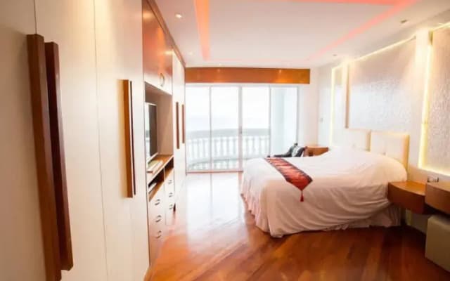 No.707@Park Beach Condominium - photo 4