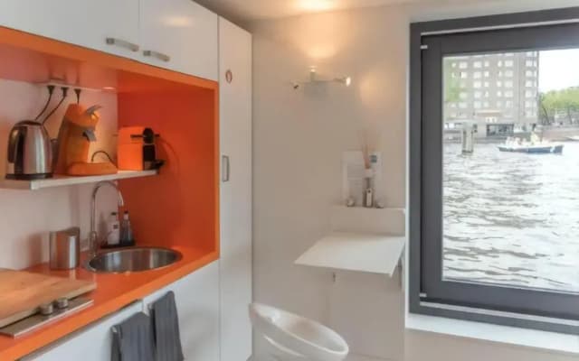 Houseboat Ark van Amstel - photo 2