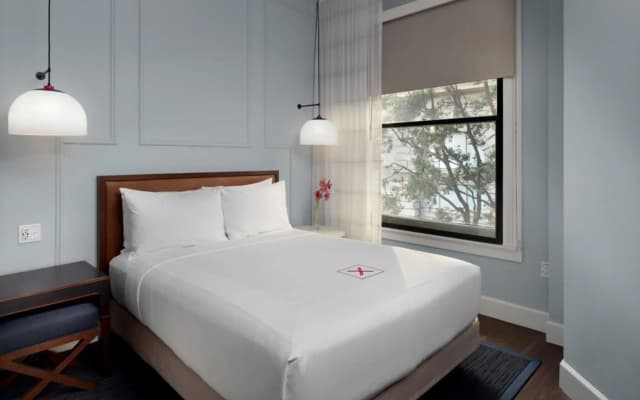 Axiom Hotel - photo 2