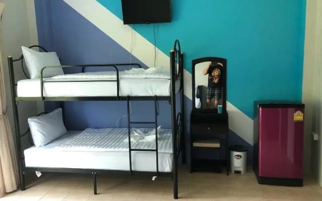 Shots & Dreams Guesthouse - photo 4