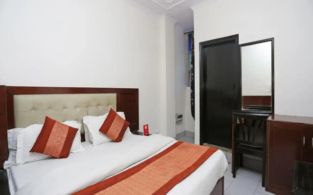 OYO 13277 Hotel Neelam Palace - photo 3